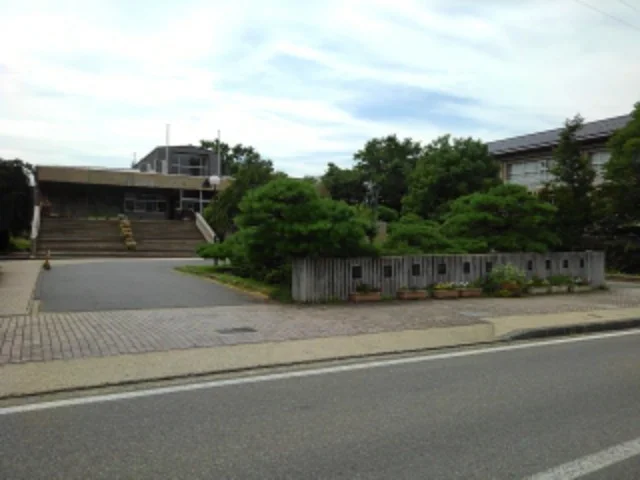 小布施町立栗ガ丘小学校まで500m