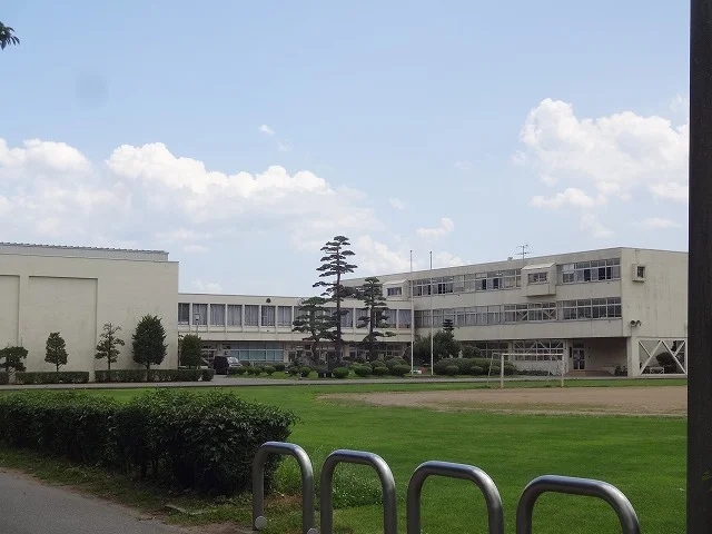 三郷小学校まで550m