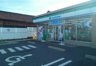 ファミリーマート様まで400m