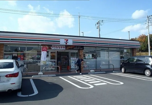 セブンイレブン東広島西条駅北店まで400m