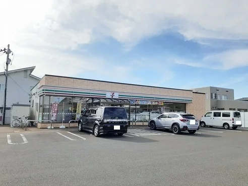 セブンイレブン米沢春日三丁目店まで350m