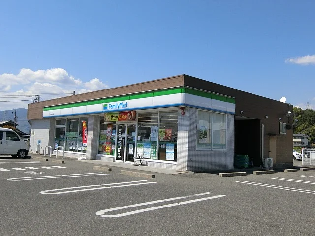 ファミリーマート 揖斐清水店まで700m