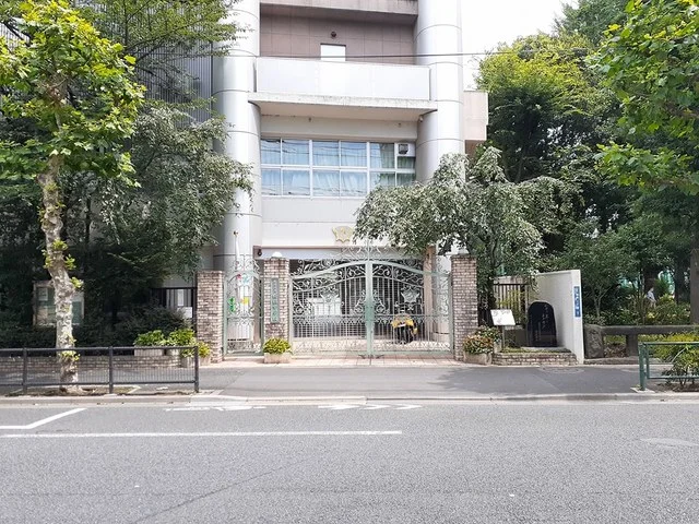 桜橋中学校まで243m