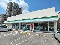ファミリーマート太田上町店さんまで300m