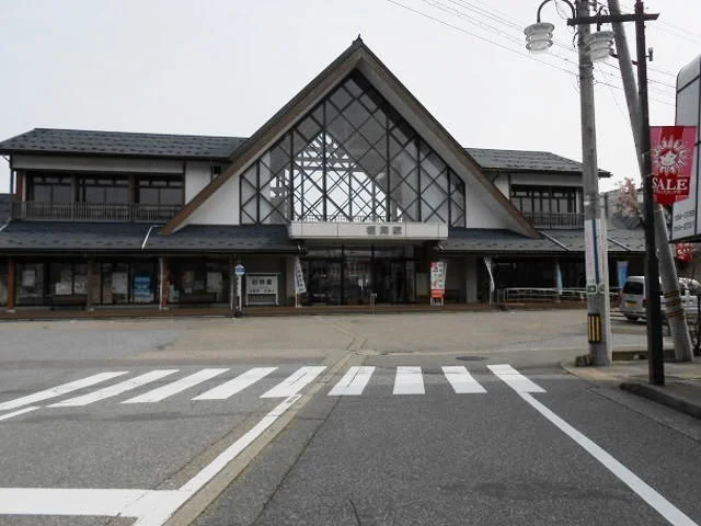 あいの風とやま鉄道福岡駅まで2800m