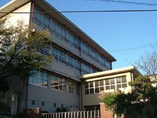 落合小学校まで400m