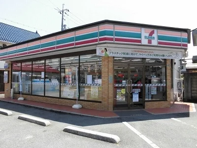 セブンイレブン本町店まで600m