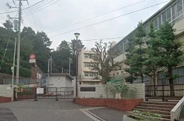 吉原小学校まで388m