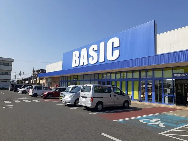 ベーシック　一身田店まで1900m