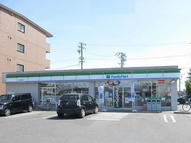 ファミリーマートまで90m