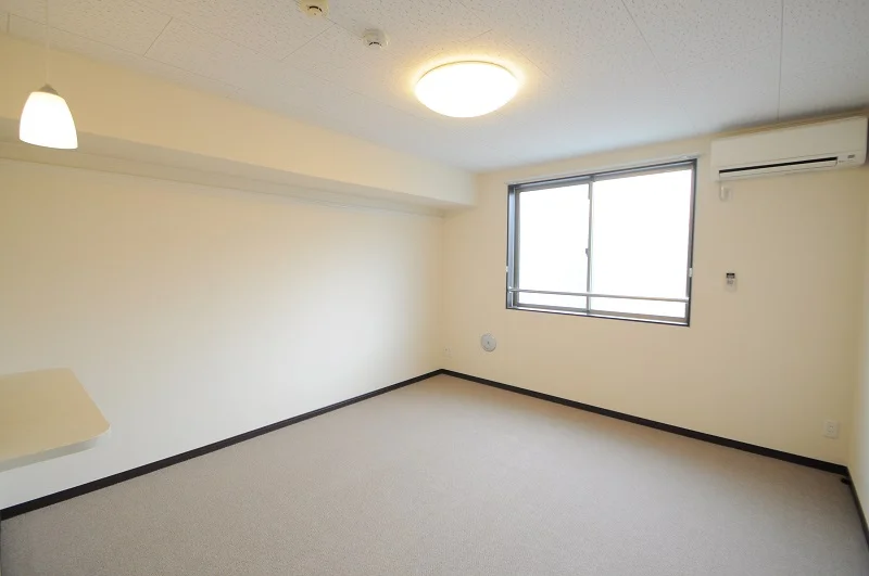 2階はカーペットのお部屋