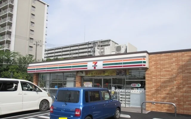 セブンイレブンまで600m