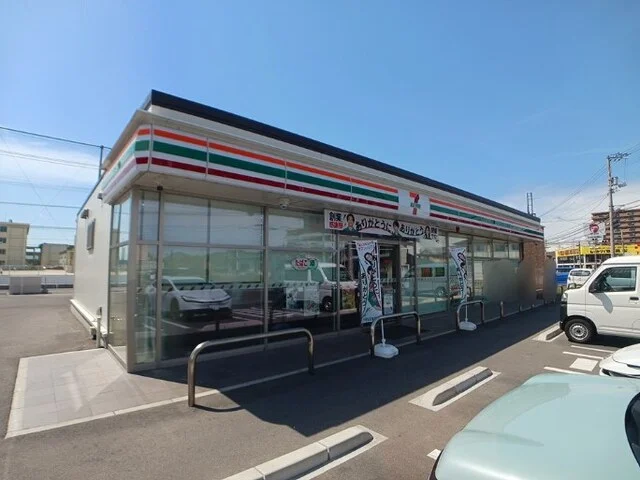 セブンイレブンまで240m