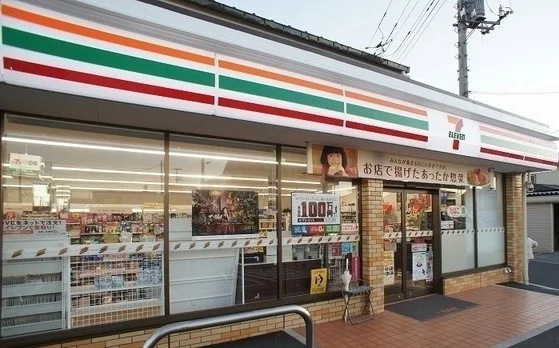 セブンイレブンまで42m