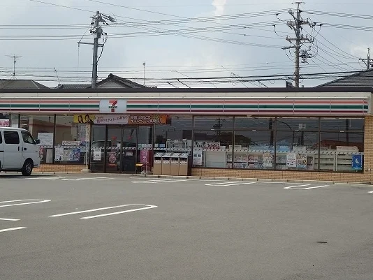 セブンイレブン西尾下町店まで700m