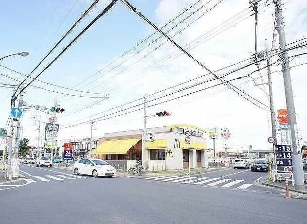 マクドナルドまで140m