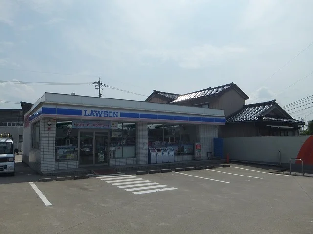 ローソンまで900m
