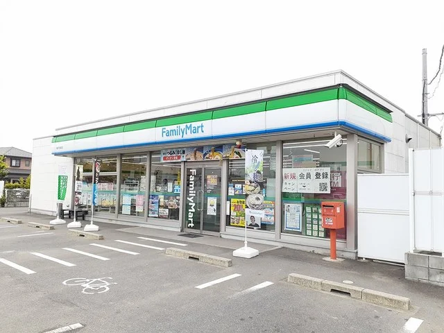 ファミリーマート　稲沢平和町店まで1300m
