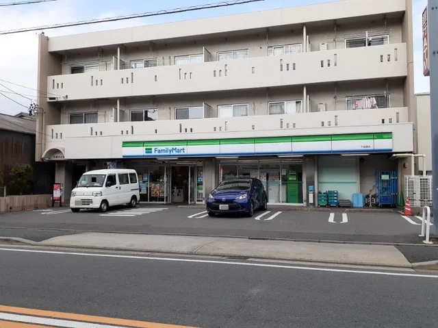 ファミリーマートまで350m