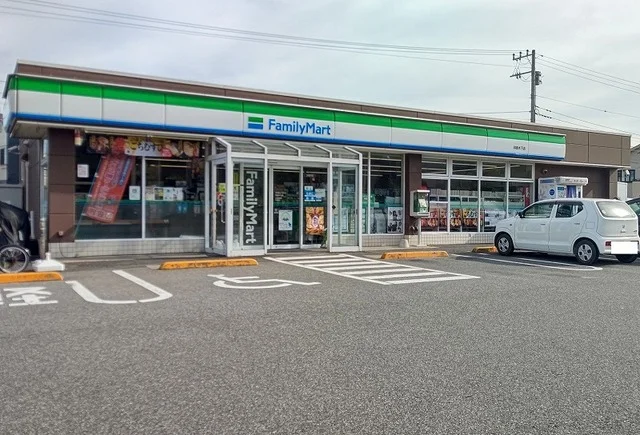 ファミリーマート印西木下店まで600m