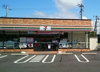 セブンイレブン信濃町店まで230m