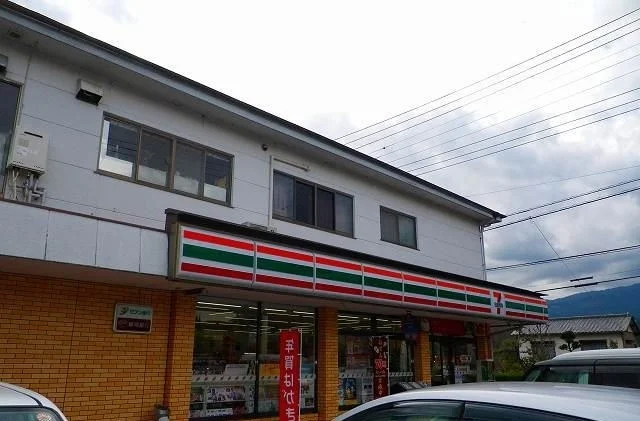 セブンイレブン裾野稲荷店まで1100m