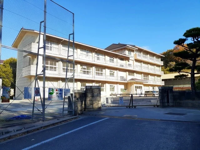 大谷台小学校まで600m