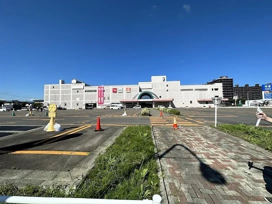 ロピア屯田店まで1000m