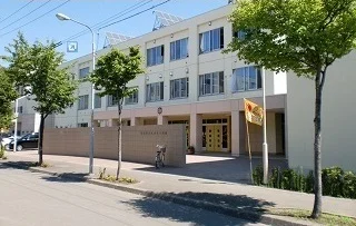 屯田北小学校まで670m