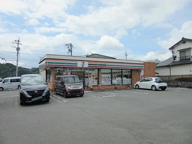 セブンイレブン人吉下青井町店まで600m
