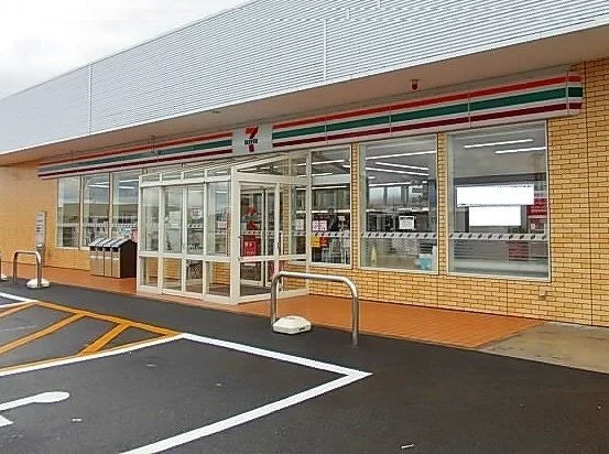 セブンイレブン由利本荘荒町店まで300m