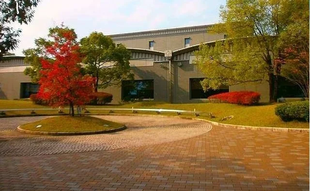 県立図書館さんまで2000m