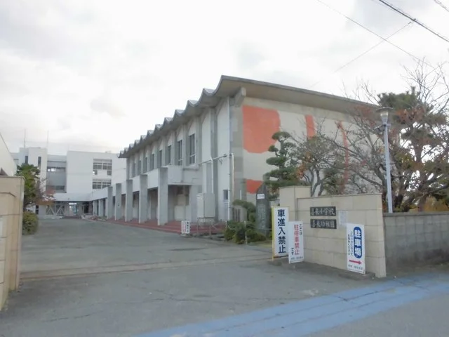 喜来小学校まで450m