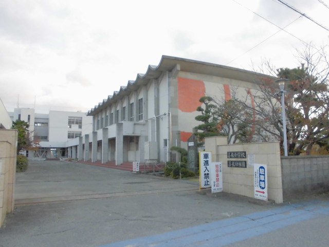 喜来小学校まで450m
