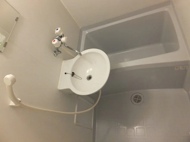 トイレと別なので、ゆったりお風呂に入れます♪