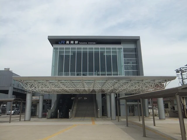 高岡駅まで300m