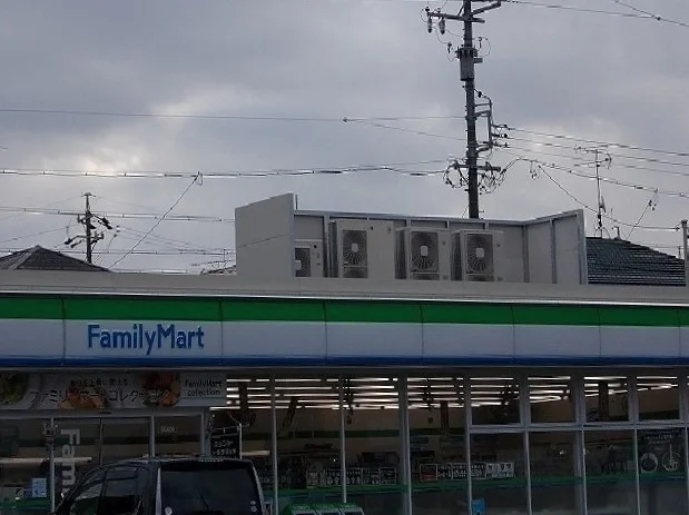 ファミリーマートまで200m