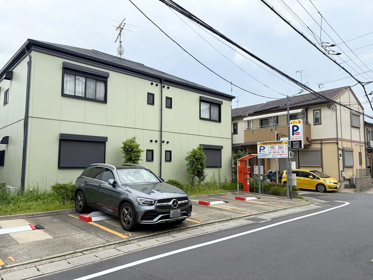 最寄りのコインパーキングまで徒歩１分です🚗