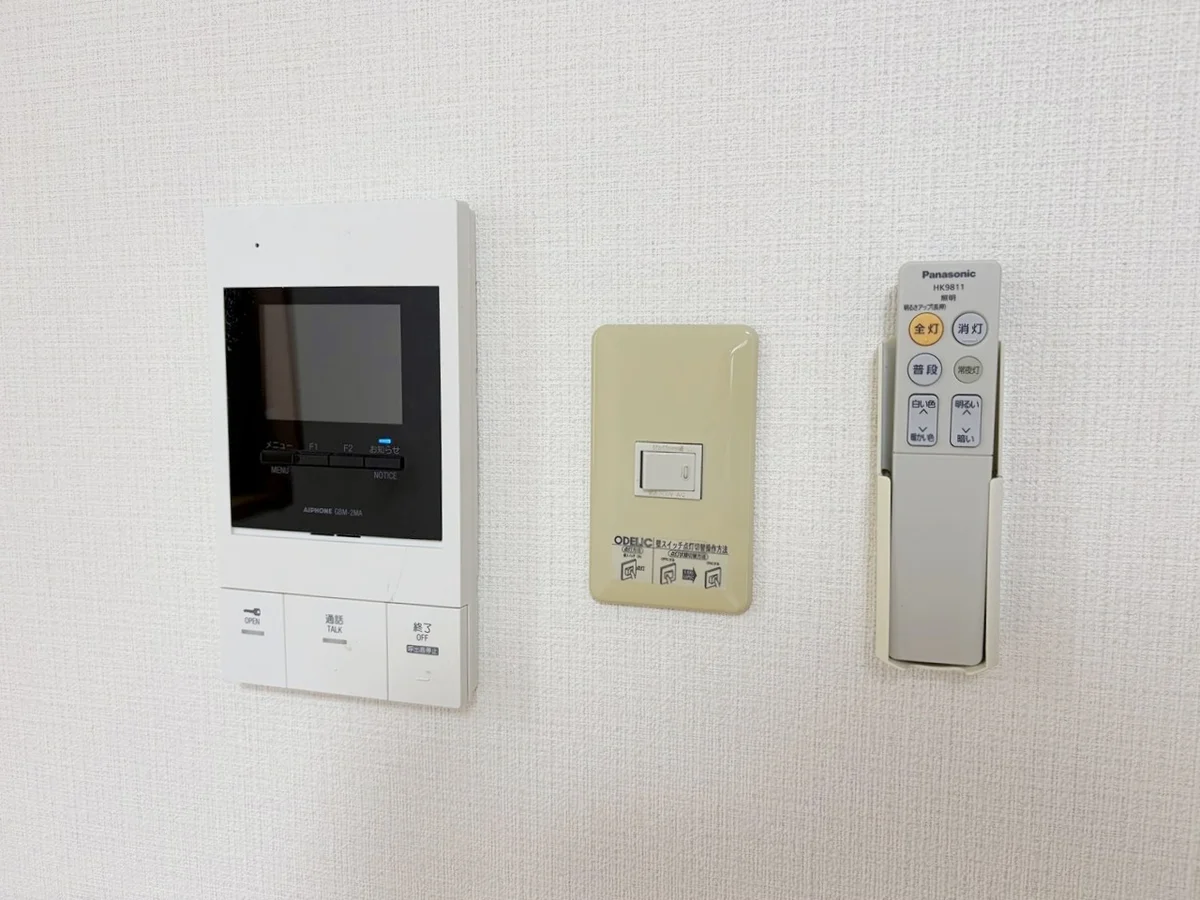 エントランスのオートロックはこちらから開錠できます🔓モニター付きで安心ですね◎