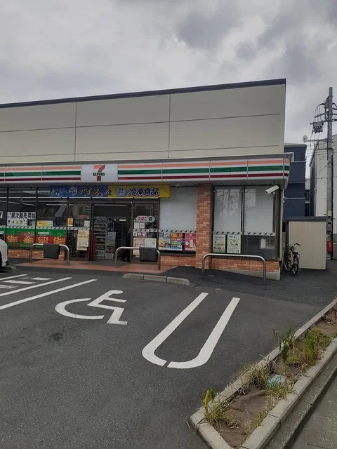 セブンイレブンまで145m