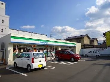 ファミリーマート松浜町店まで240m