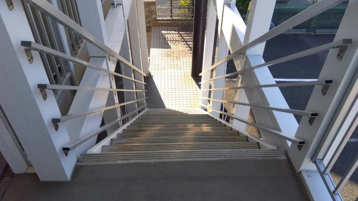 共用階段