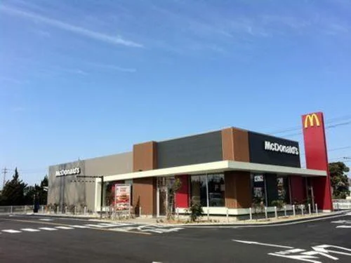 マクドナルド 三国店まで1000m