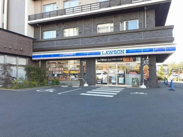 ローソンまで688m