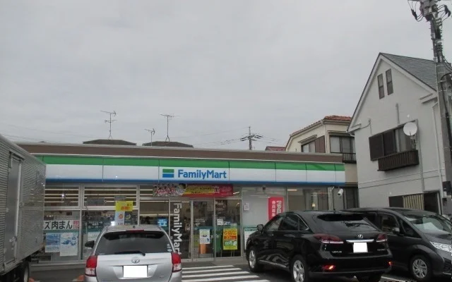 ファミリーマートまで1000m