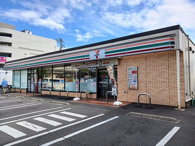 セブンイレブン名古屋春田野まで63m