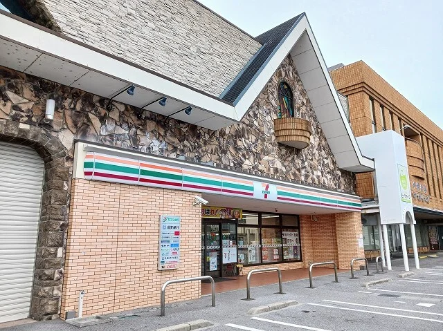 セブンイレブン北中学校前店様まで430m