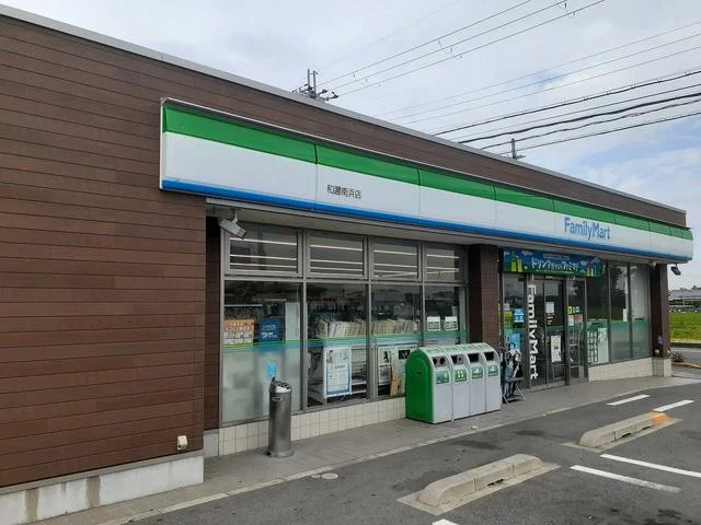 ファミリーマート　和邇南浜店まで400m