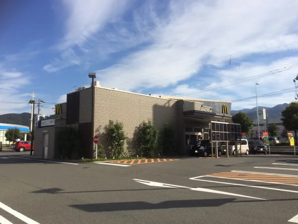 マクドナルドまで500m