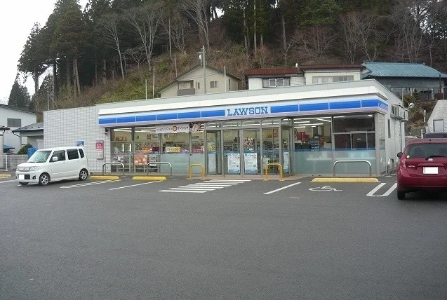 ローソン久慈湊町店まで200m